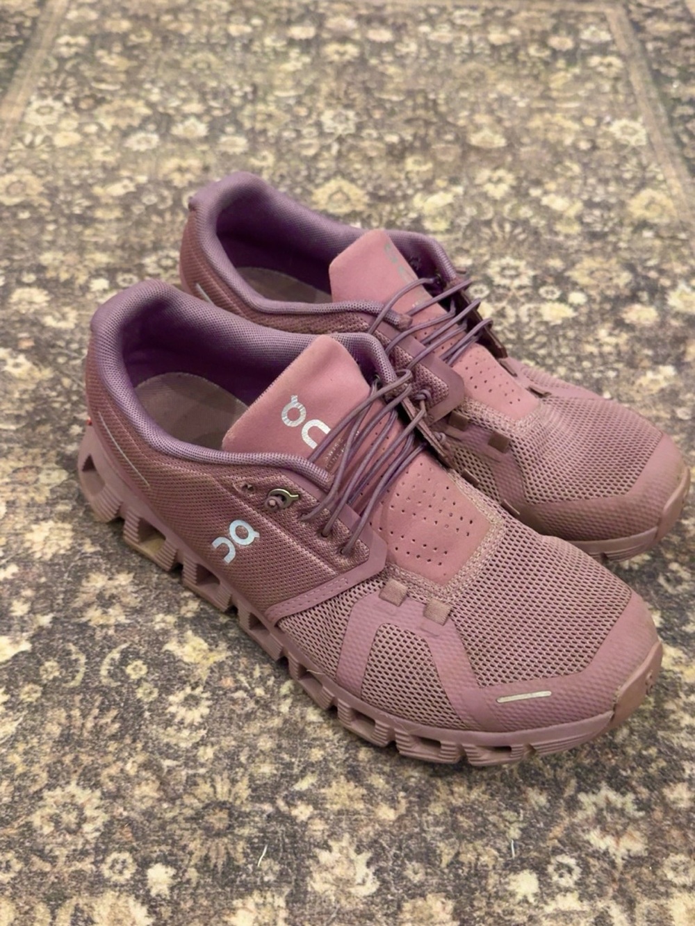 ON CLOUD SNEAKERS WOMENS SIZE 8.5 - Picture 2 of 6
